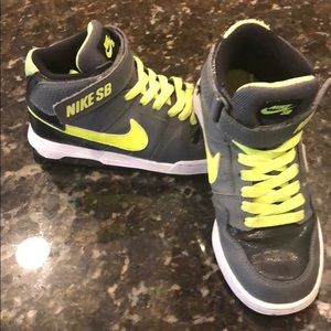 Super cute Nike sb boys sneakers.